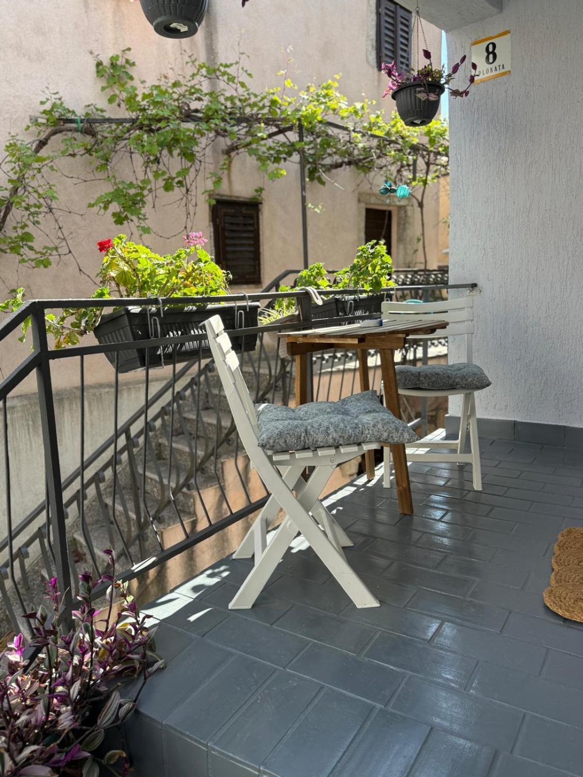 Vacation Home Kovachnica Vrbnik Esterno foto